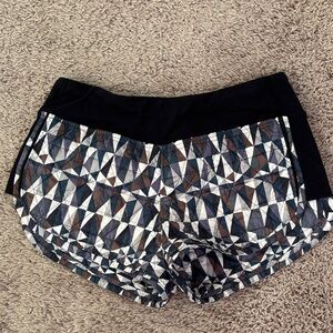 Lululemon Quilted Geometric Patterned Women's Shorts